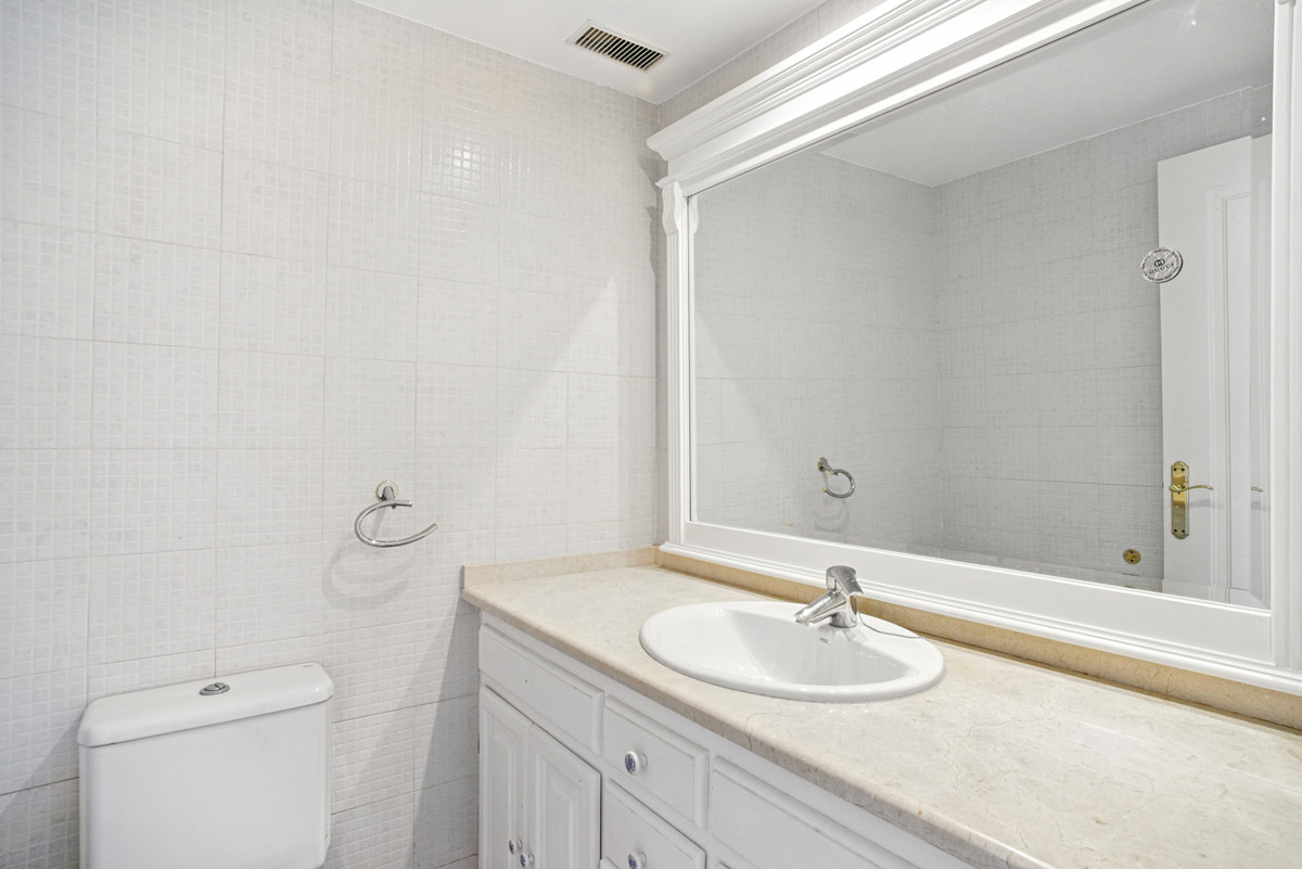 Huis te koop in Los Arqueros | 4 slaapkamers H5131813