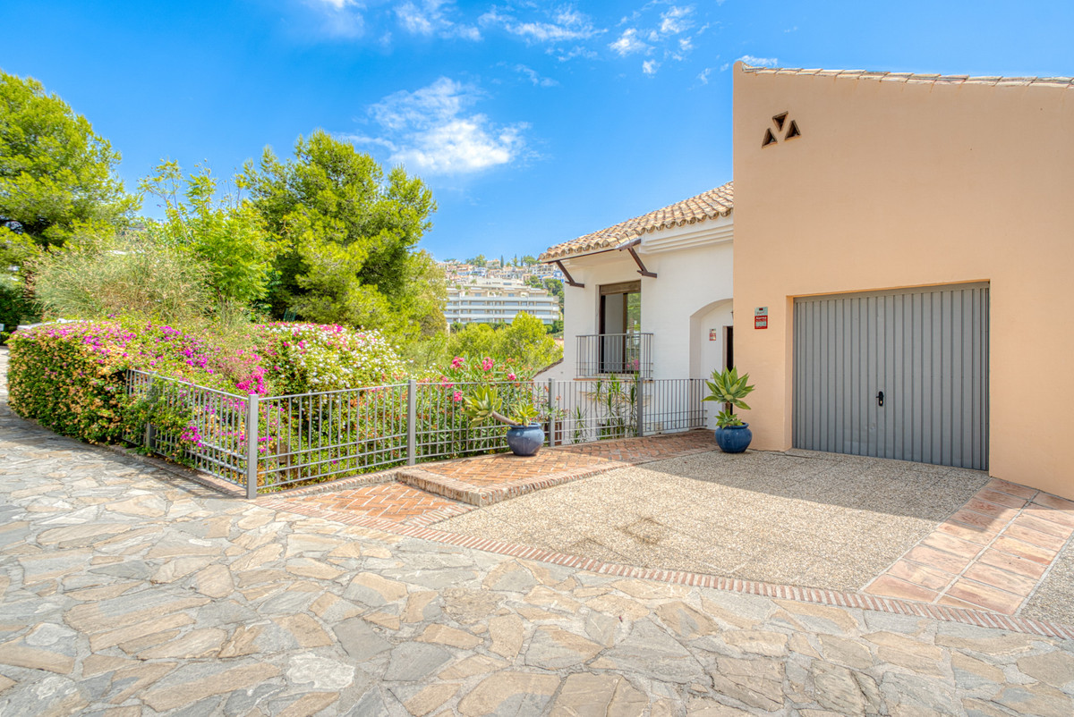 Huis te koop in Los Arqueros | 4 slaapkamers H5131813