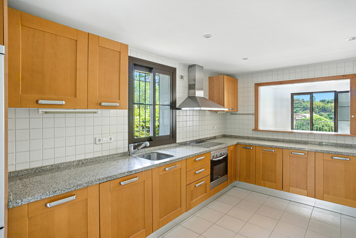 Huis te koop in Los Arqueros | 4 slaapkamers H5131813