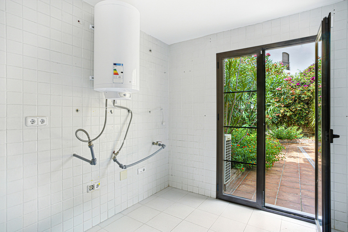 Huis te koop in Los Arqueros | 4 slaapkamers H5131813