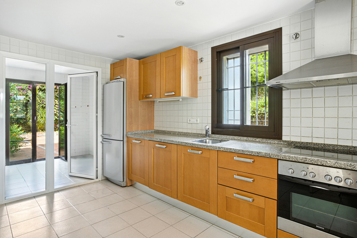 Huis te koop in Los Arqueros | 4 slaapkamers H5131813
