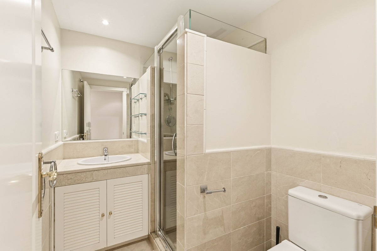 Appartement te koop in Los Arqueros | 4 slaapkamers H5256340