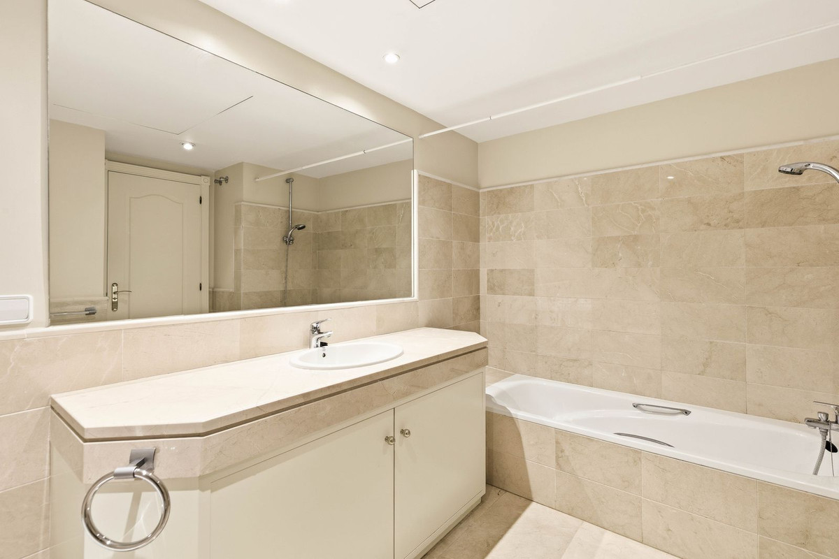 Appartement te koop in Los Arqueros | 4 slaapkamers H5256340