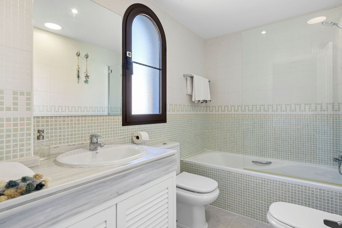 Huis te koop in Los Arqueros | 4 slaapkamers H5298826