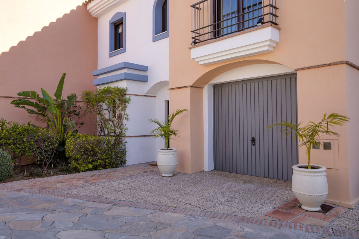 Huis te koop in Los Arqueros | 4 slaapkamers H5298826