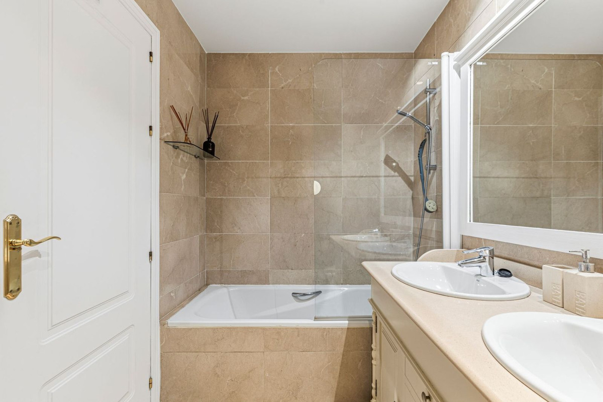 Appartement te koop in Los Arqueros | 2 slaapkamers H5325280