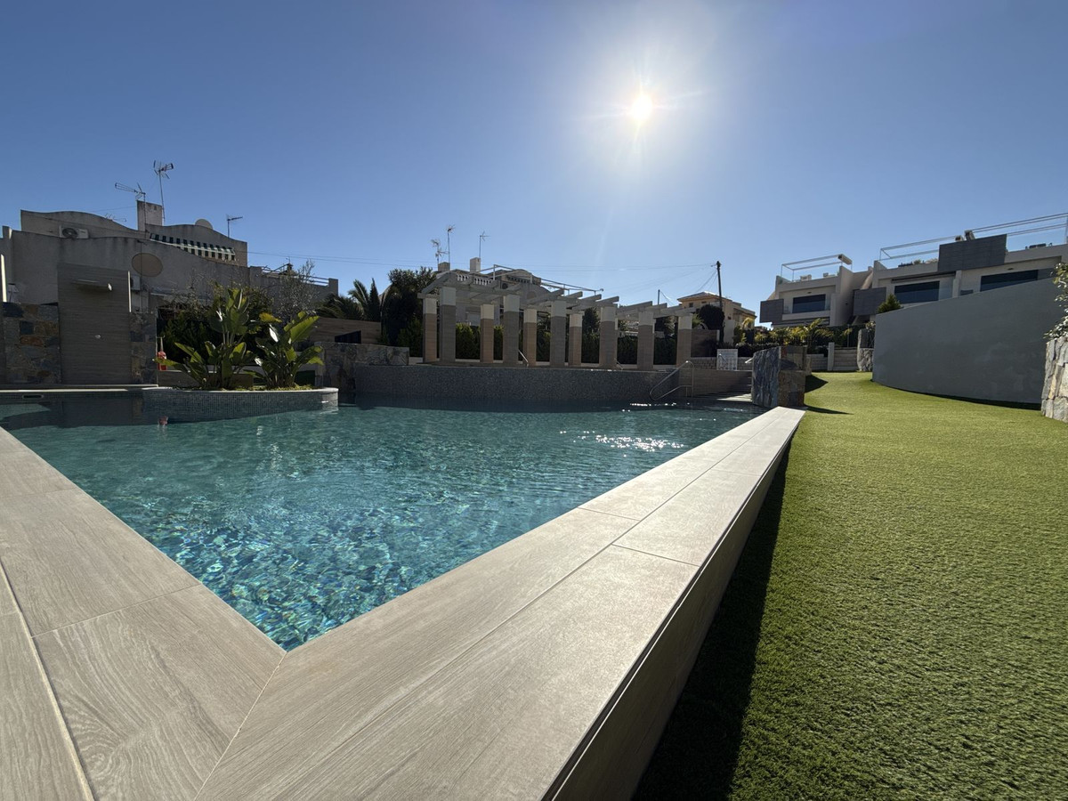 Appartement te koop in Los Balcones | 2 slaapkamers H5292286