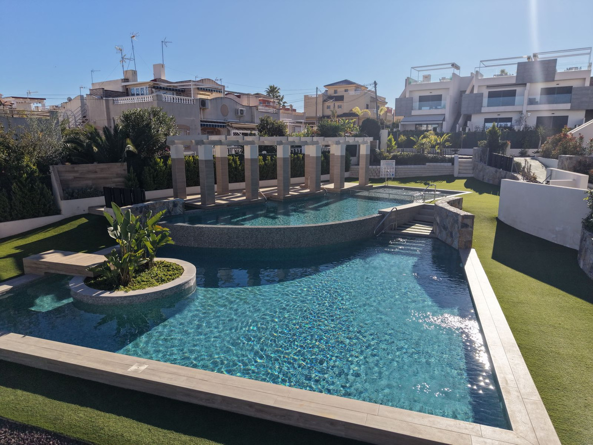 Appartement te koop in Los Balcones | 2 slaapkamers H5292286