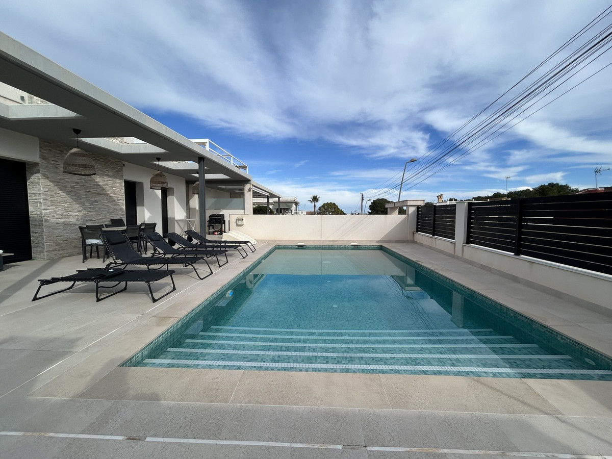 Huis te koop in Los Balcones | 5 slaapkamers H5298403