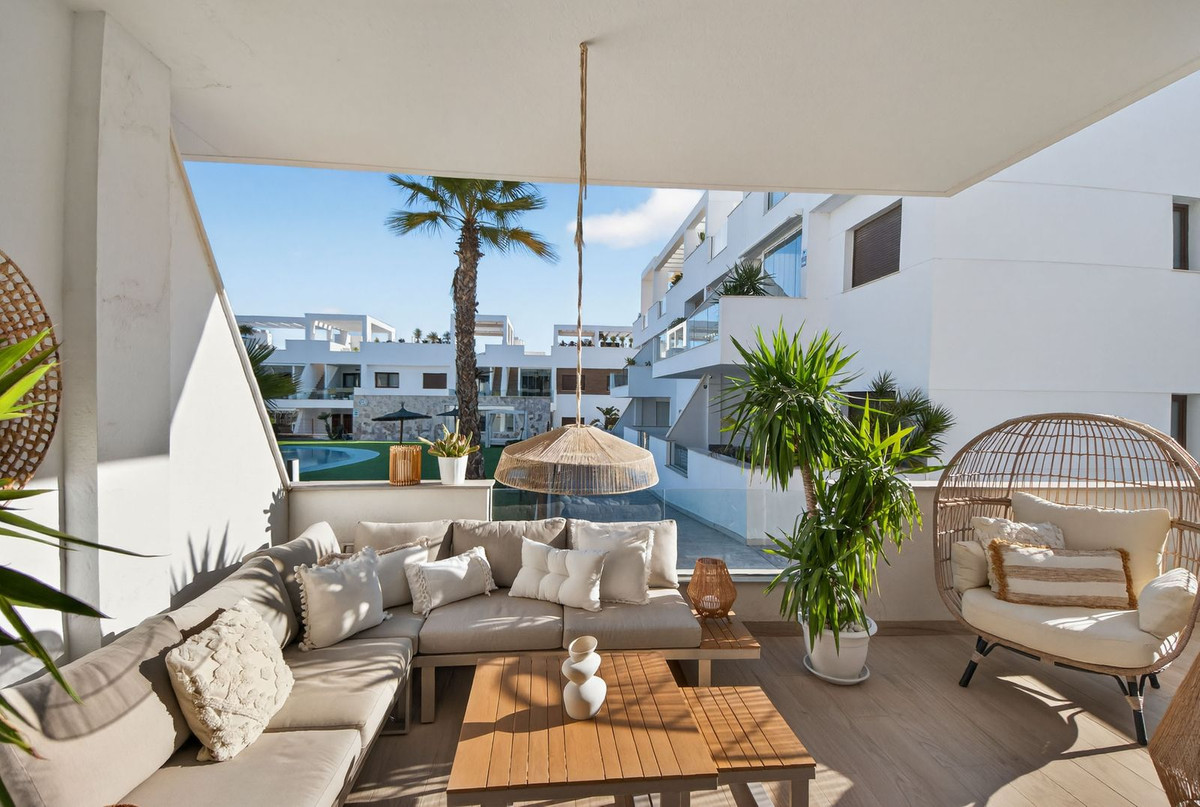 Appartement te koop in Los Balcones | 2 slaapkamers H5364925