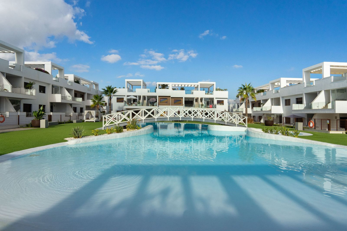 Appartement te koop in Los Balcones | 2 slaapkamers H5364925