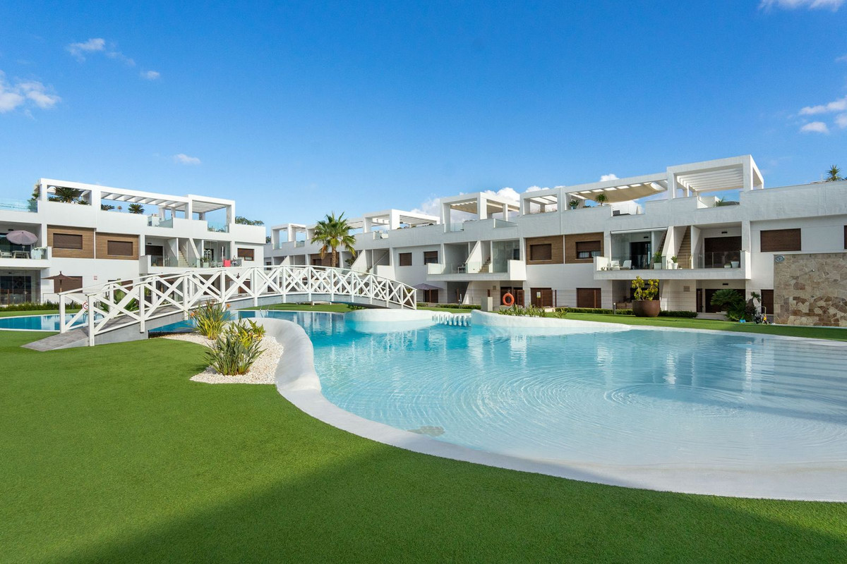 Appartement te koop in Los Balcones | 2 slaapkamers H5364925