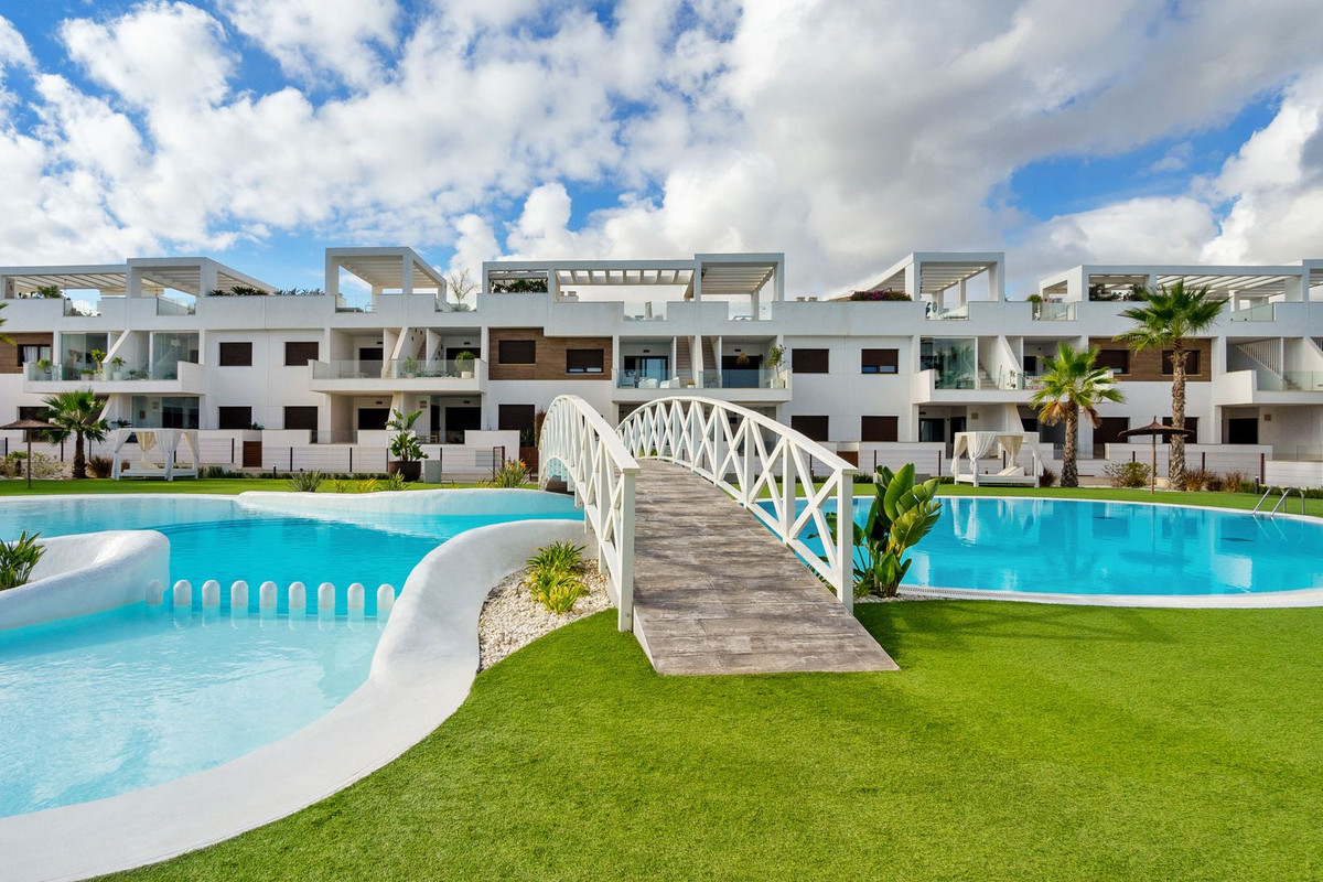 Appartement te koop in Los Balcones | 2 slaapkamers H5364925