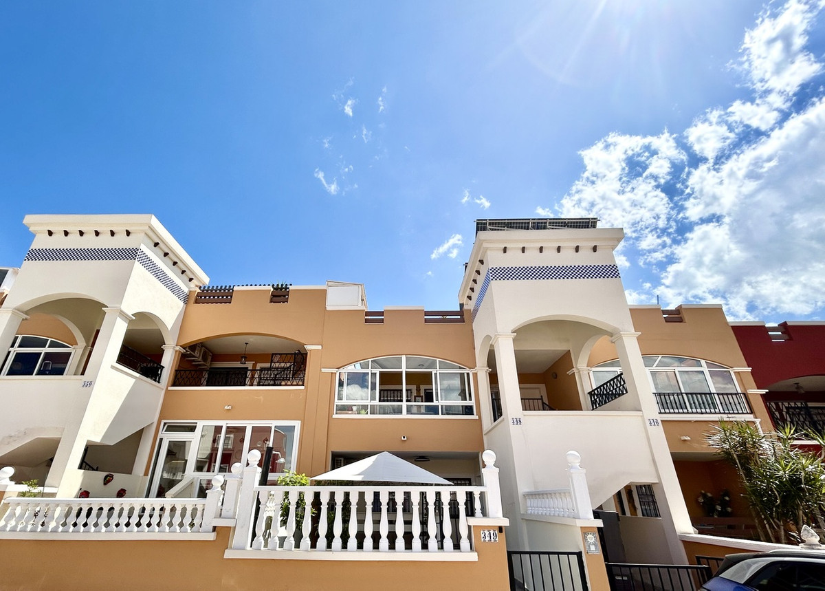 Appartement te koop in Los Balcones | 2 slaapkamers H5382253