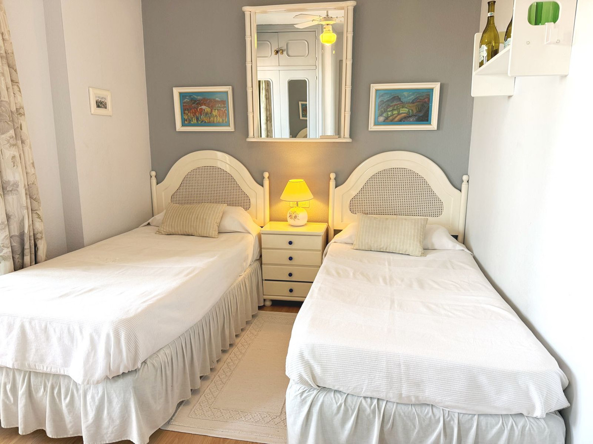 Appartement te koop in Los Boliches | 2 slaapkamers H5041918