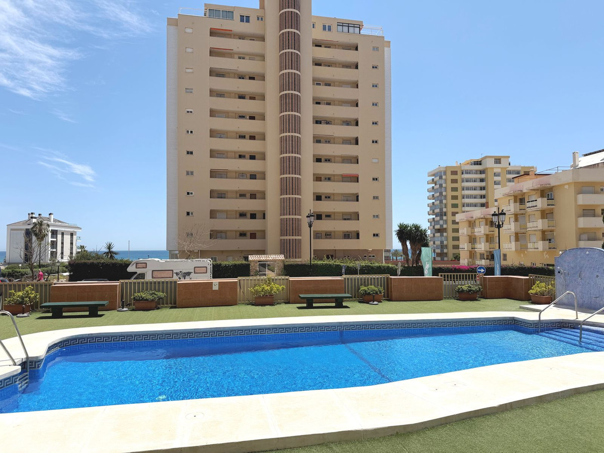 Appartement te koop in Los Boliches | 2 slaapkamers H5041918