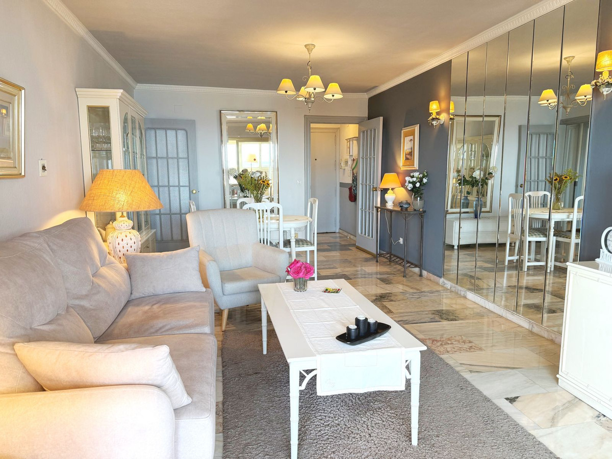 Appartement te koop in Los Boliches | 2 slaapkamers H5041918