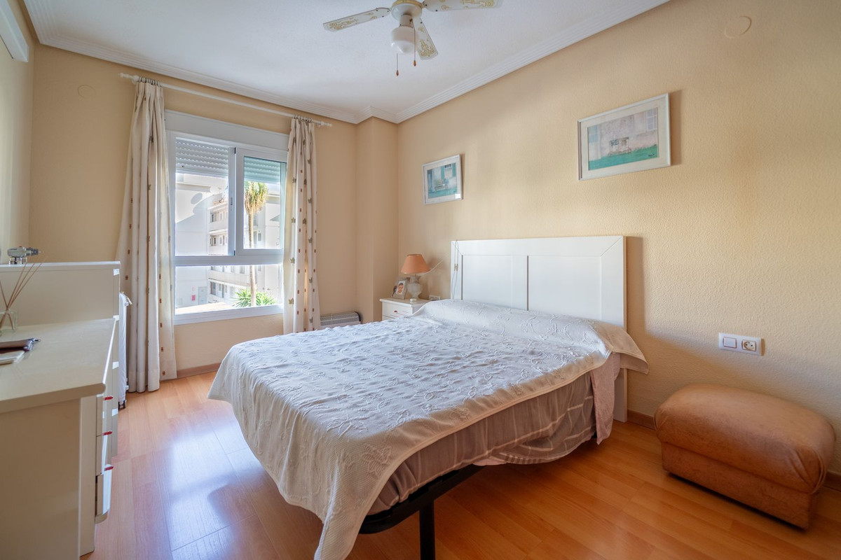 Appartement te koop in Los Boliches | 2 slaapkamers H5218201