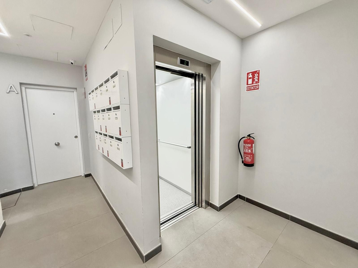 Appartement te koop in Los Boliches | 2 slaapkamers H5257948