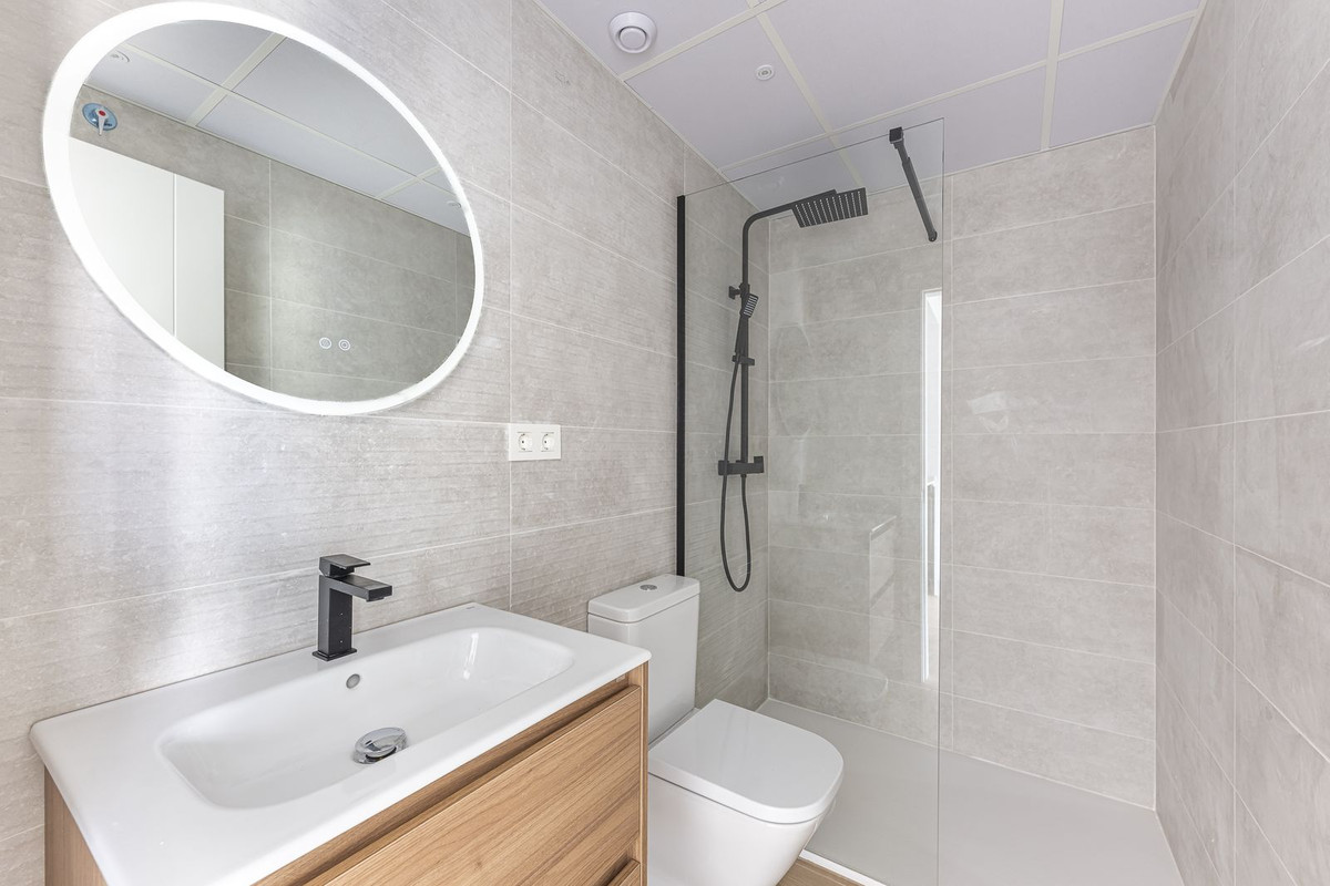Appartement te koop in Los Boliches | 2 slaapkamers H5447413