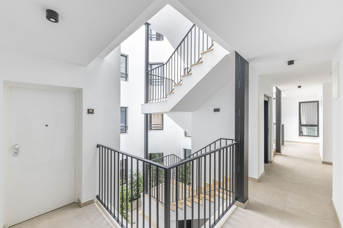 Appartement te koop in Los Boliches | 2 slaapkamers H5447413