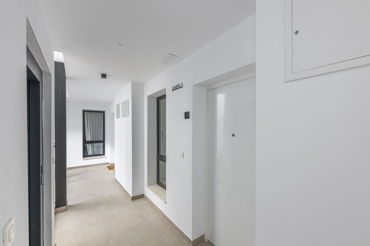 Appartement te koop in Los Boliches | 2 slaapkamers H5447413