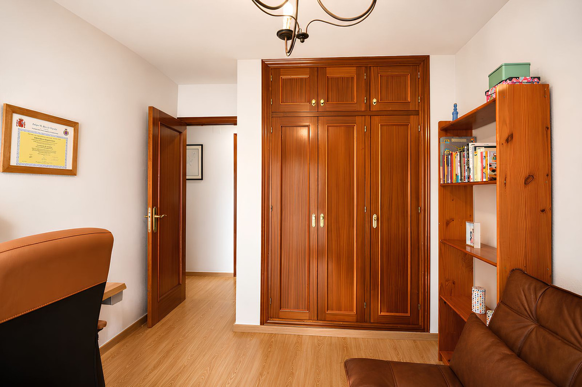 Appartement te koop in Los Boliches | 4 slaapkamers H5448193
