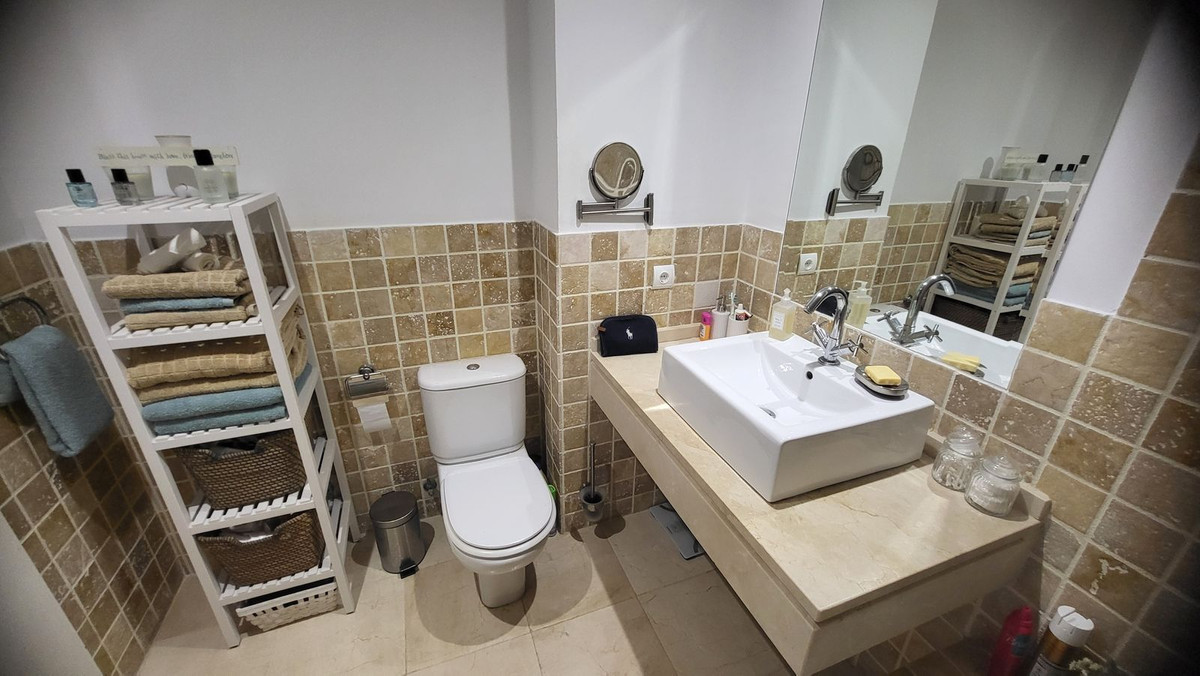 Appartement te koop in Los Flamingos | 2 slaapkamers H5063455