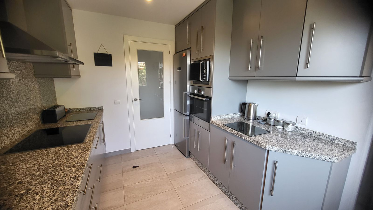 Appartement te koop in Los Flamingos | 2 slaapkamers H5063455