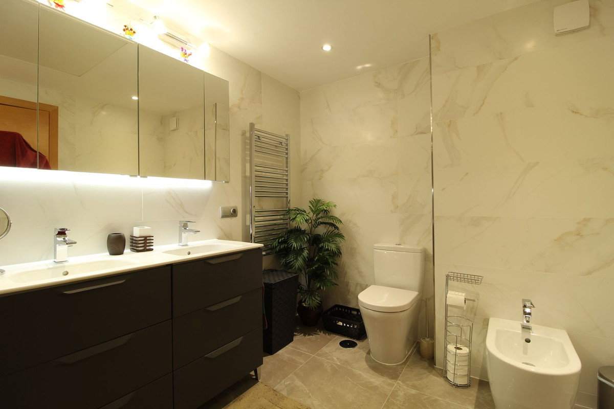 Huis te koop in Los Flamingos | 3 slaapkamers H5072998