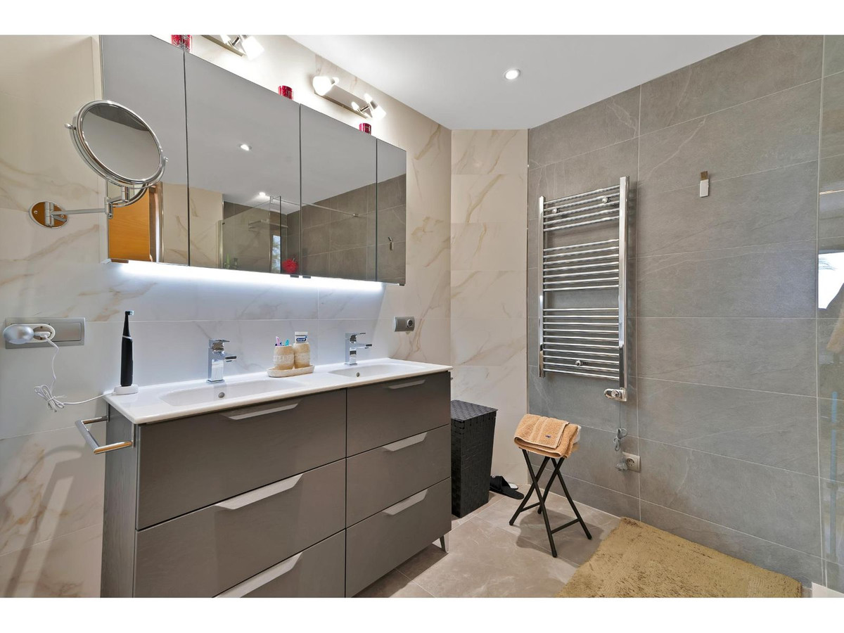 Appartement te koop in Los Flamingos | 3 slaapkamers H5073130