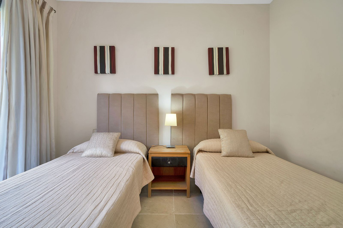 Appartement te koop in Los Flamingos | 2 slaapkamers H5080999