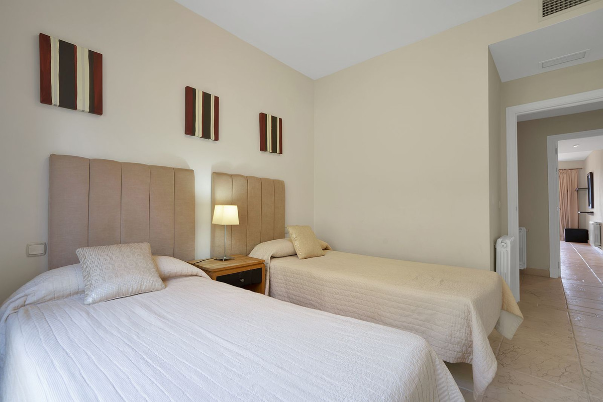 Appartement te koop in Los Flamingos | 2 slaapkamers H5080999