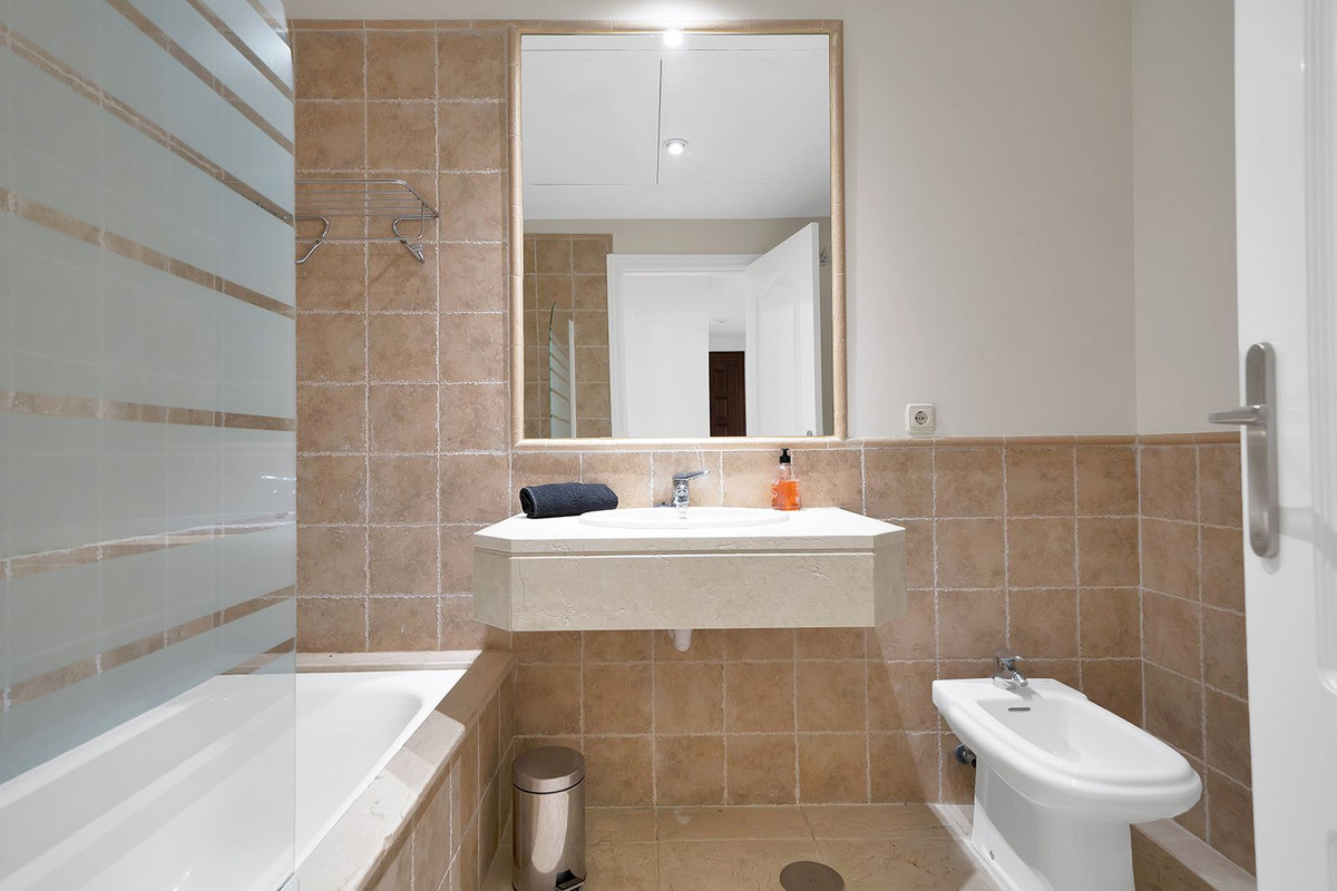 Appartement te koop in Los Flamingos | 2 slaapkamers H5080999