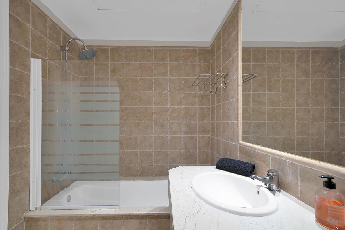 Appartement te koop in Los Flamingos | 2 slaapkamers H5080999
