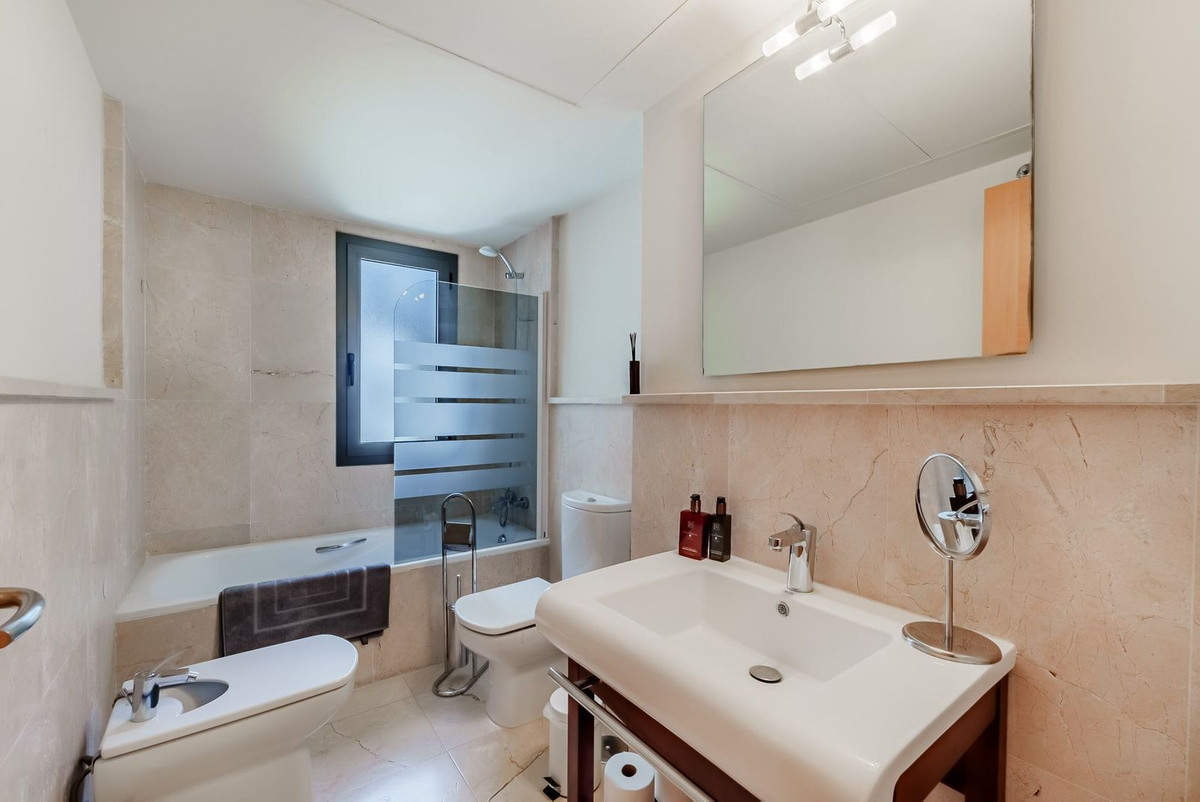 Appartement te koop in Los Flamingos | 2 slaapkamers H5110855