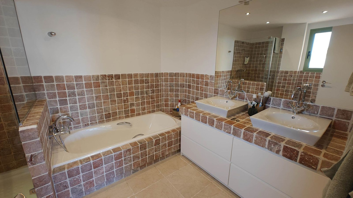 Appartement te koop in Los Flamingos | 3 slaapkamers H5132203