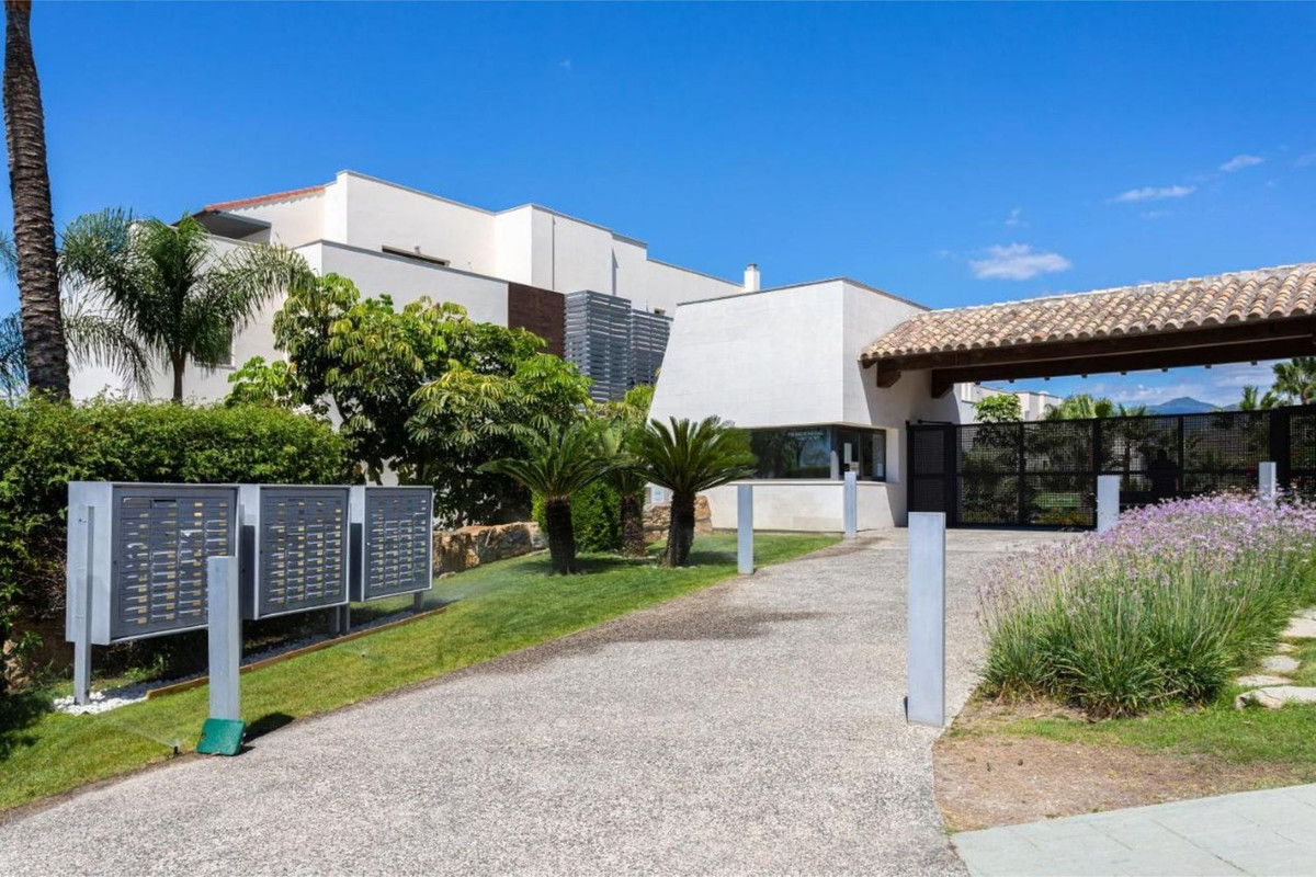 Appartement te koop in Los Flamingos | 2 slaapkamers H5148178