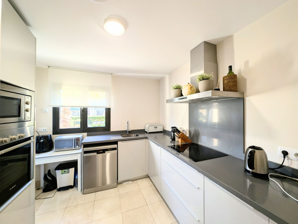 Appartement te koop in Los Flamingos | 2 slaapkamers H5148178