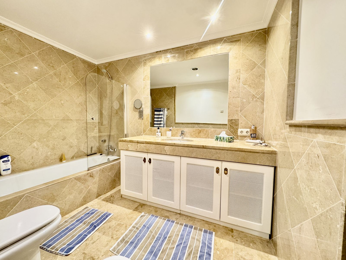 Appartement te koop in Los Flamingos | 3 slaapkamers H5215249