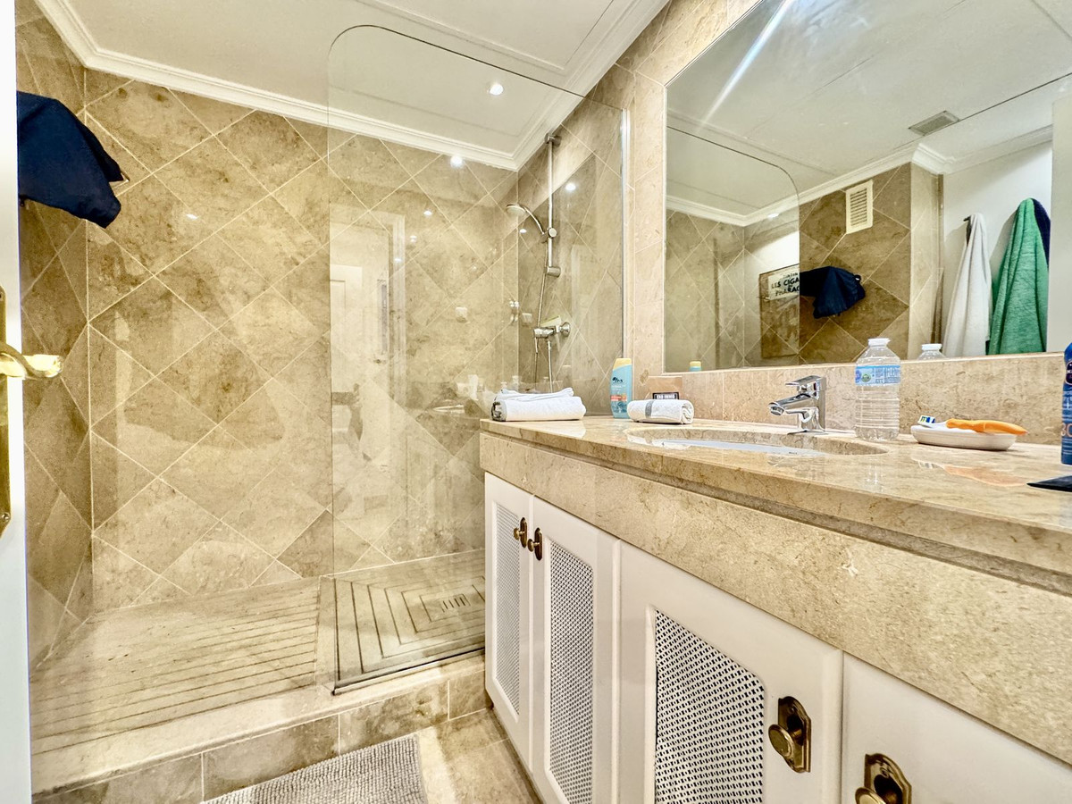 Appartement te koop in Los Flamingos | 3 slaapkamers H5215249