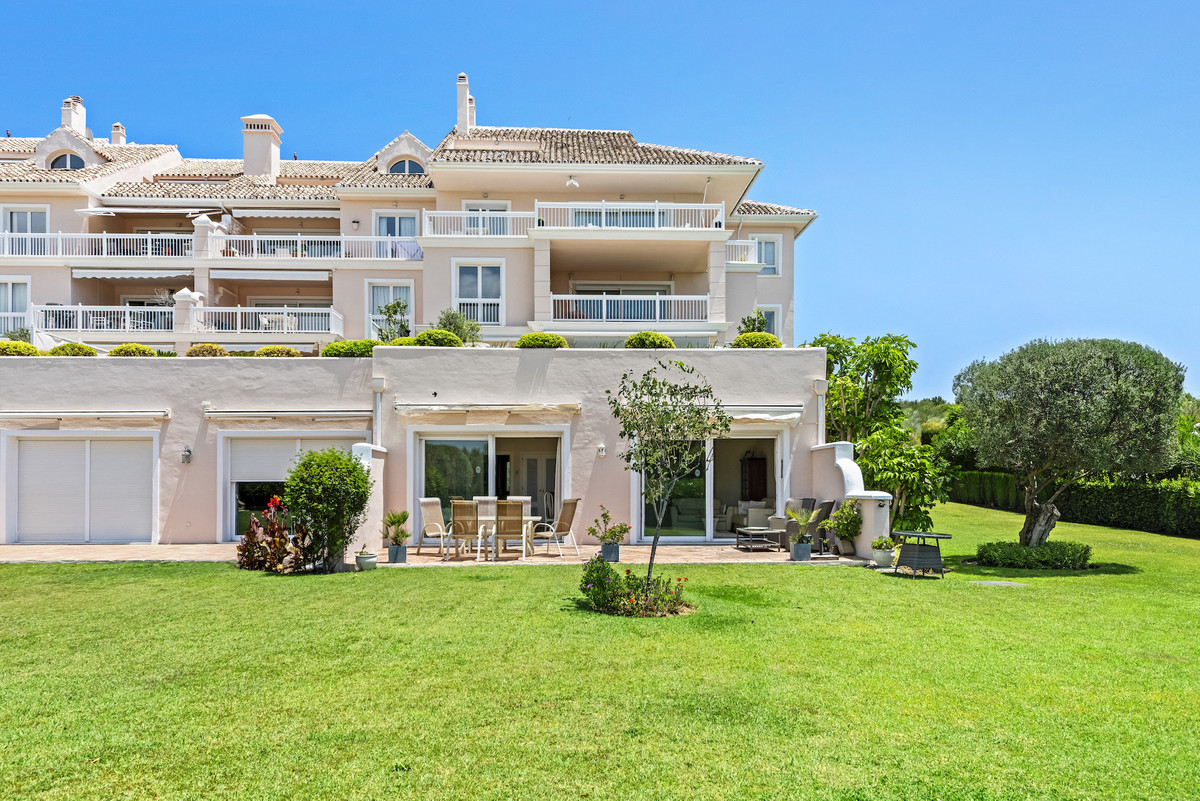 Appartement te koop in Los Flamingos | 1 slaapkamers H5236981