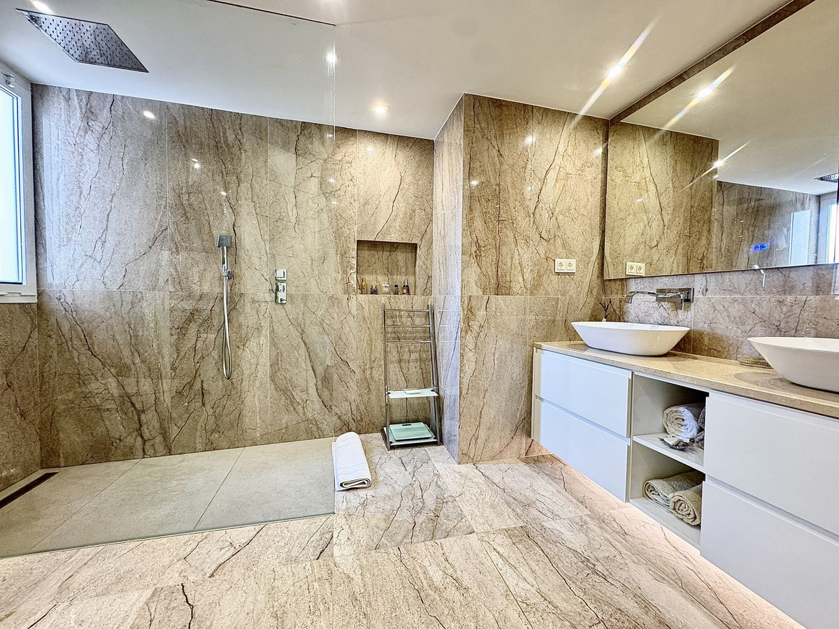 Appartement te koop in Los Flamingos | 2 slaapkamers H5237695