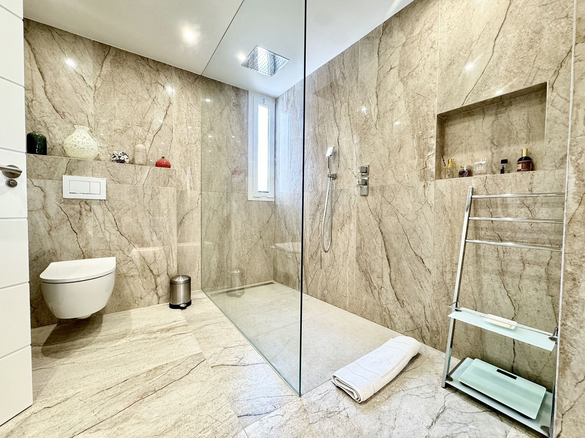 Appartement te koop in Los Flamingos | 2 slaapkamers H5237695