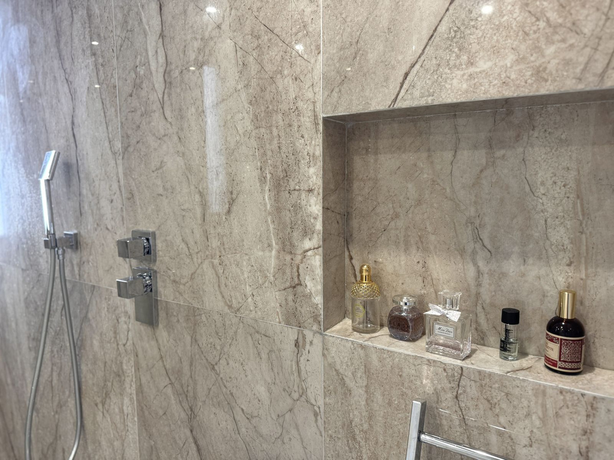 Appartement te koop in Los Flamingos | 2 slaapkamers H5237695