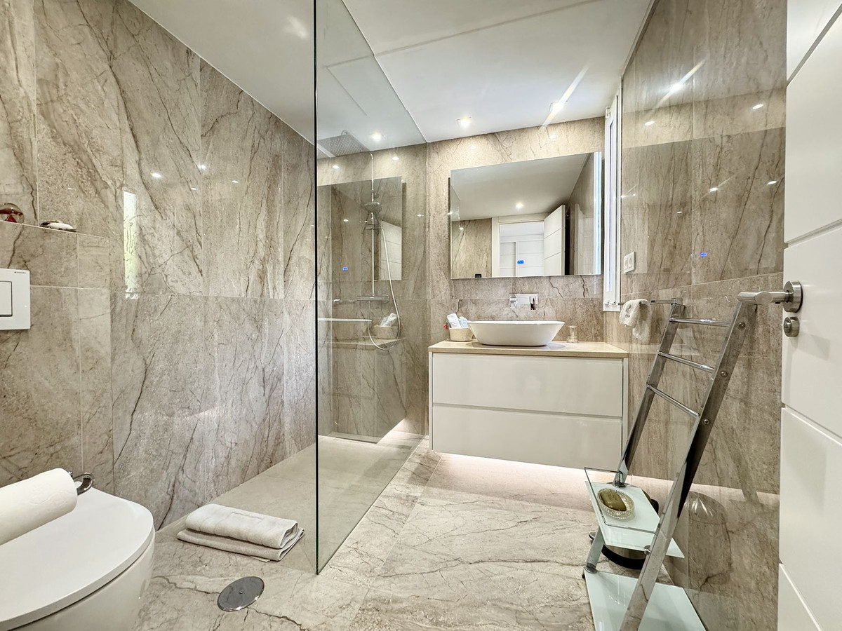 Appartement te koop in Los Flamingos | 2 slaapkamers H5237695