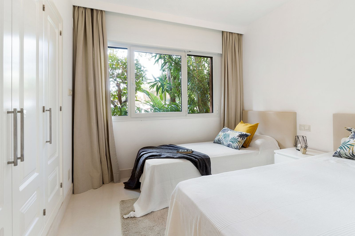 Appartement te koop in Los Flamingos | 2 slaapkamers H5250460