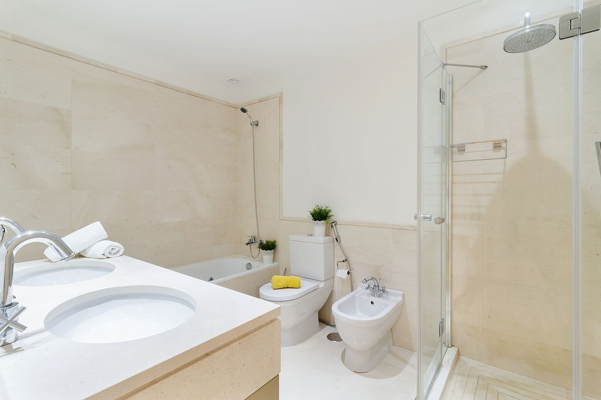 Appartement te koop in Los Flamingos | 2 slaapkamers H5250460