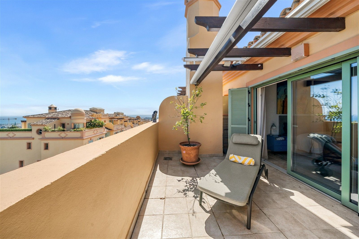 Appartement te koop in Los Flamingos | 4 slaapkamers H5347153