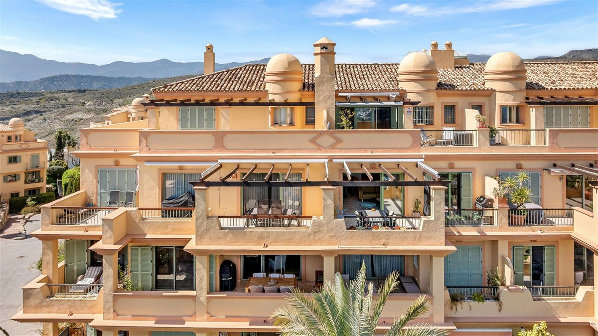 Appartement te koop in Los Flamingos | 4 slaapkamers H5347153